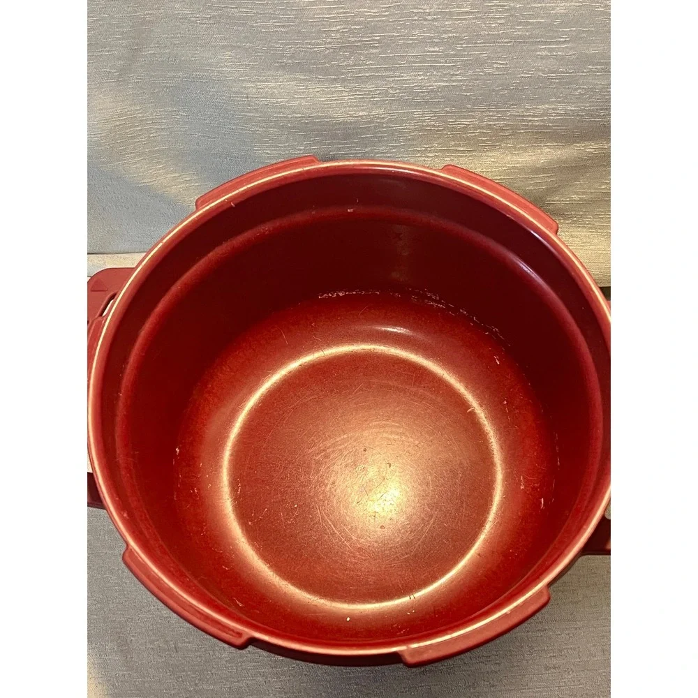Tupperware Microwave Pressure Cooker 3L 3.2Qt Cranberry Red 7643A-2 Locking Lid